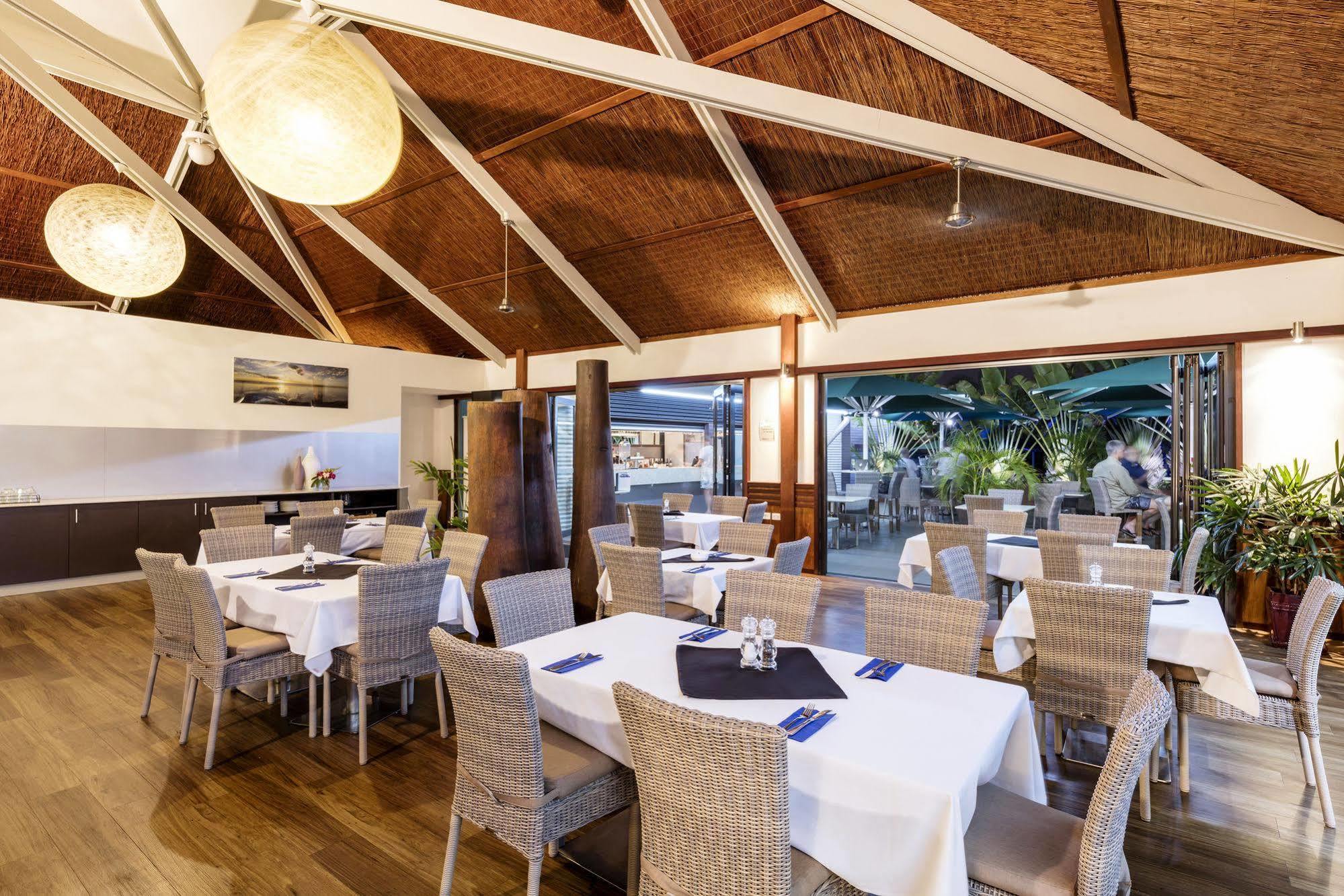 Oaks Cable Beach Resort Extérieur photo